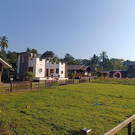 ม่วนใจ๋ปันสุข โฮมสเตย์แอนคาเฟ่ Muanjai Punsuk Homestay And Cafe Чом Тонг Екстериор снимка