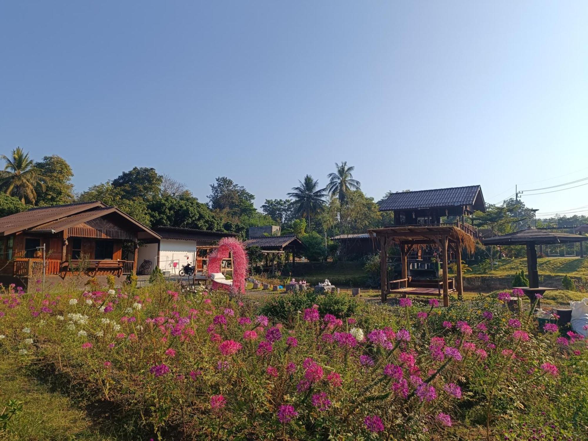 ม่วนใจ๋ปันสุข โฮมสเตย์แอนคาเฟ่ Muanjai Punsuk Homestay And Cafe Чом Тонг Екстериор снимка