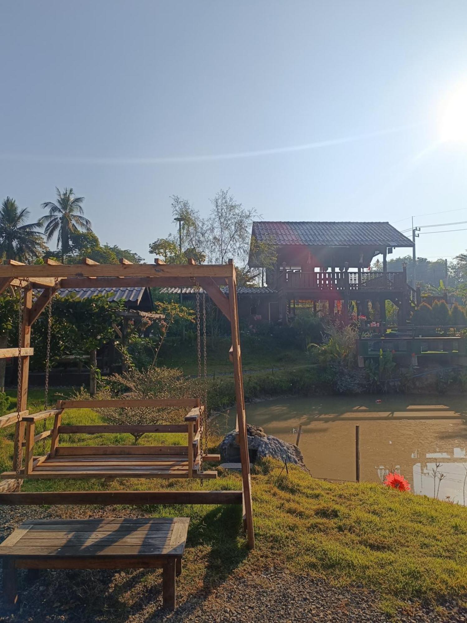 ม่วนใจ๋ปันสุข โฮมสเตย์แอนคาเฟ่ Muanjai Punsuk Homestay And Cafe Чом Тонг Екстериор снимка