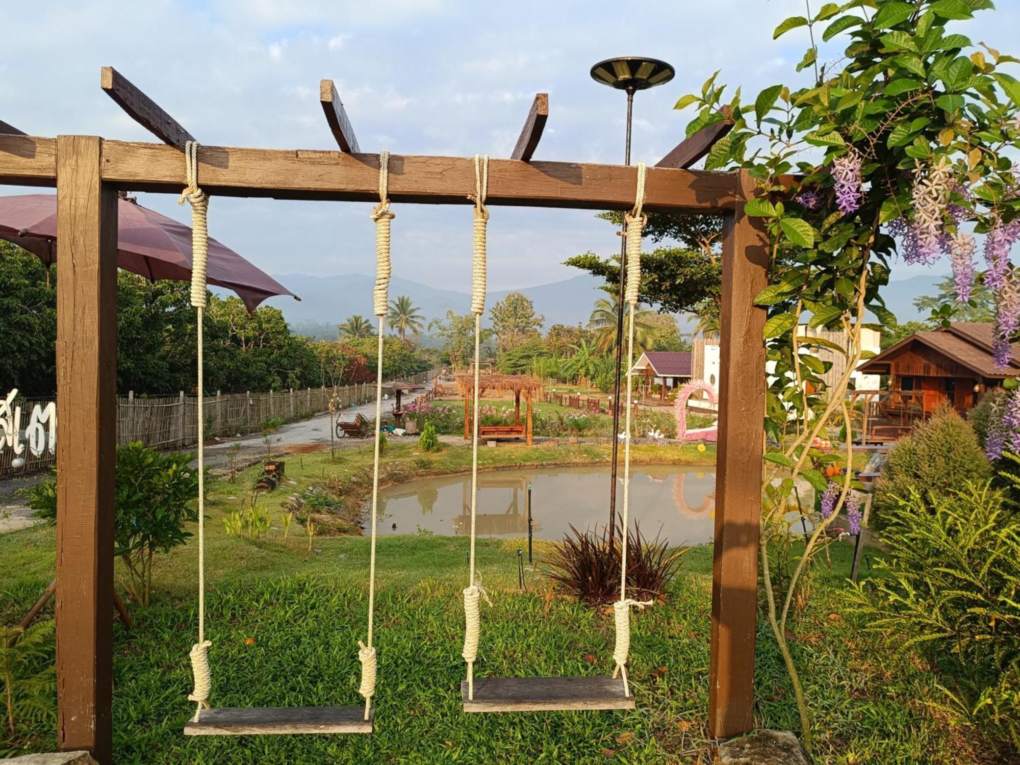ม่วนใจ๋ปันสุข โฮมสเตย์แอนคาเฟ่ Muanjai Punsuk Homestay And Cafe Чом Тонг Екстериор снимка