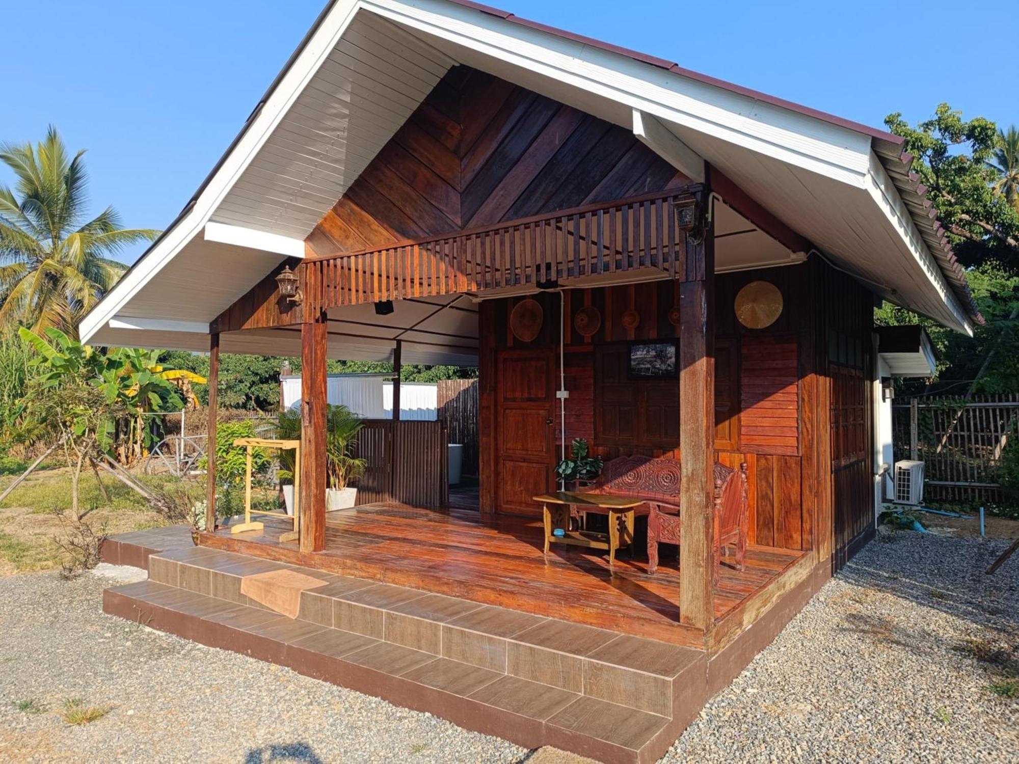 ม่วนใจ๋ปันสุข โฮมสเตย์แอนคาเฟ่ Muanjai Punsuk Homestay And Cafe Чом Тонг Екстериор снимка