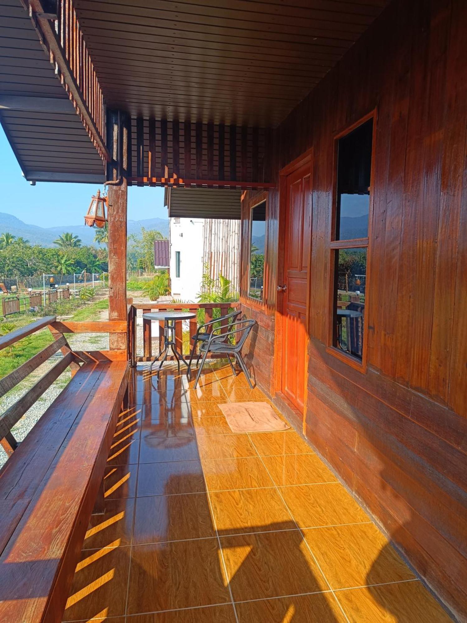 ม่วนใจ๋ปันสุข โฮมสเตย์แอนคาเฟ่ Muanjai Punsuk Homestay And Cafe Чом Тонг Екстериор снимка