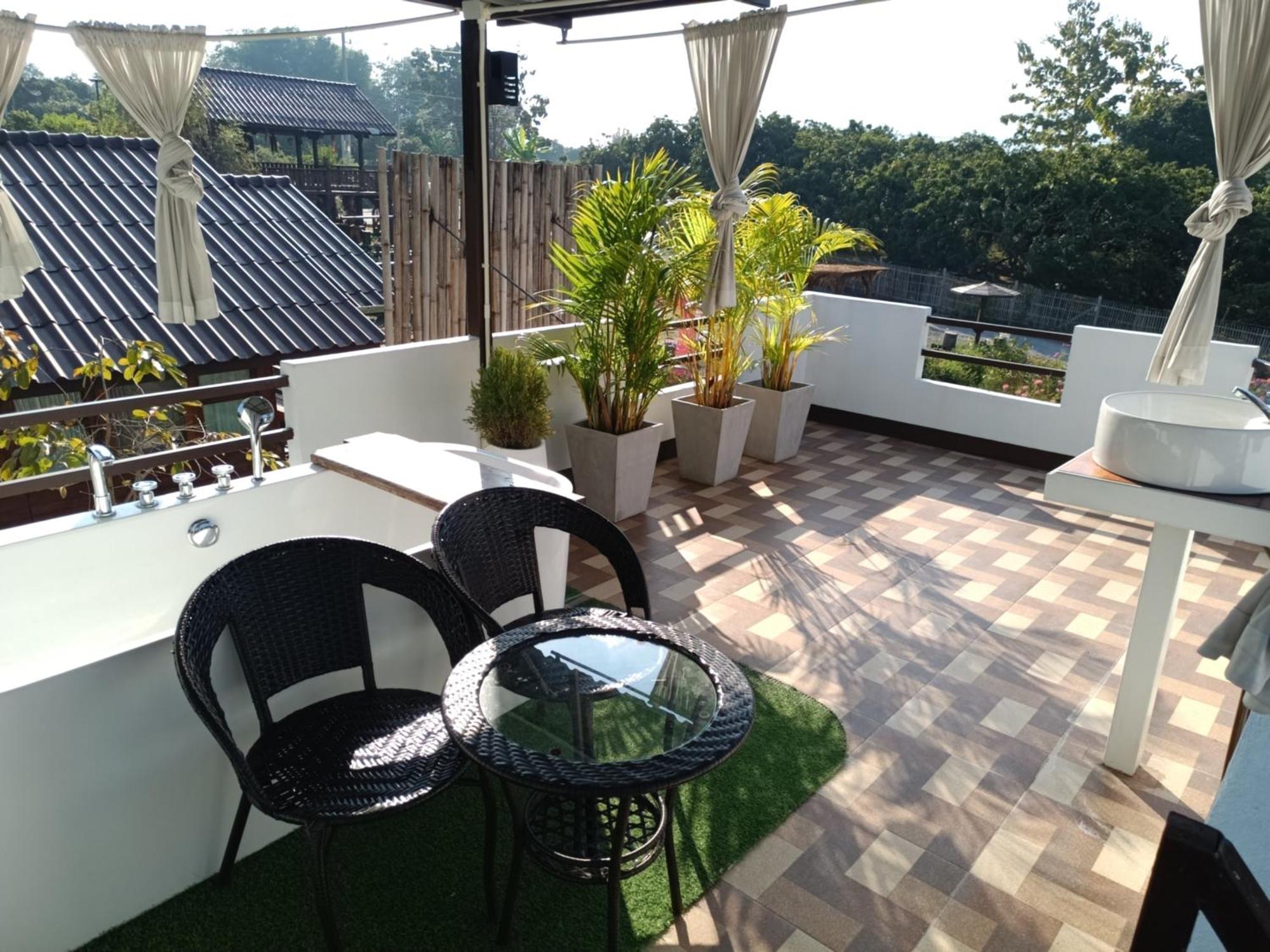 ม่วนใจ๋ปันสุข โฮมสเตย์แอนคาเฟ่ Muanjai Punsuk Homestay And Cafe Чом Тонг Екстериор снимка
