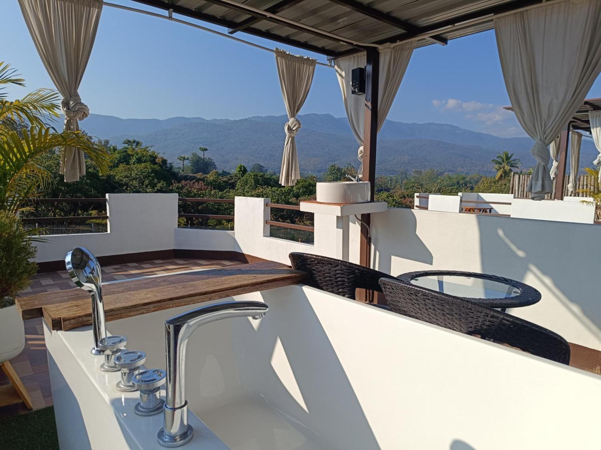 ม่วนใจ๋ปันสุข โฮมสเตย์แอนคาเฟ่ Muanjai Punsuk Homestay And Cafe Чом Тонг Екстериор снимка